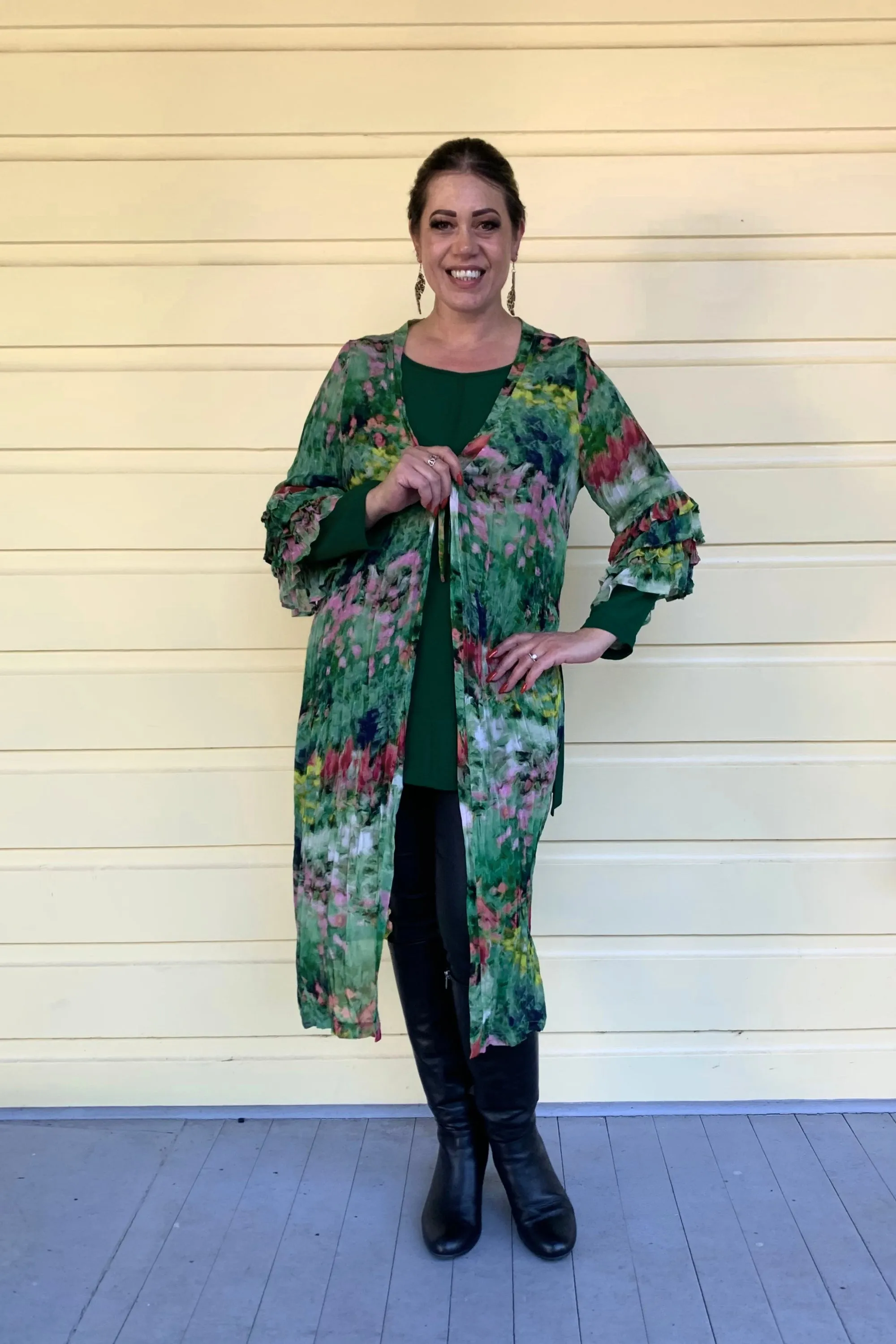 Niovara - 1084-033 Impressionist Ruffle Kimono Magnetic Fasteners Morning Commute Gear