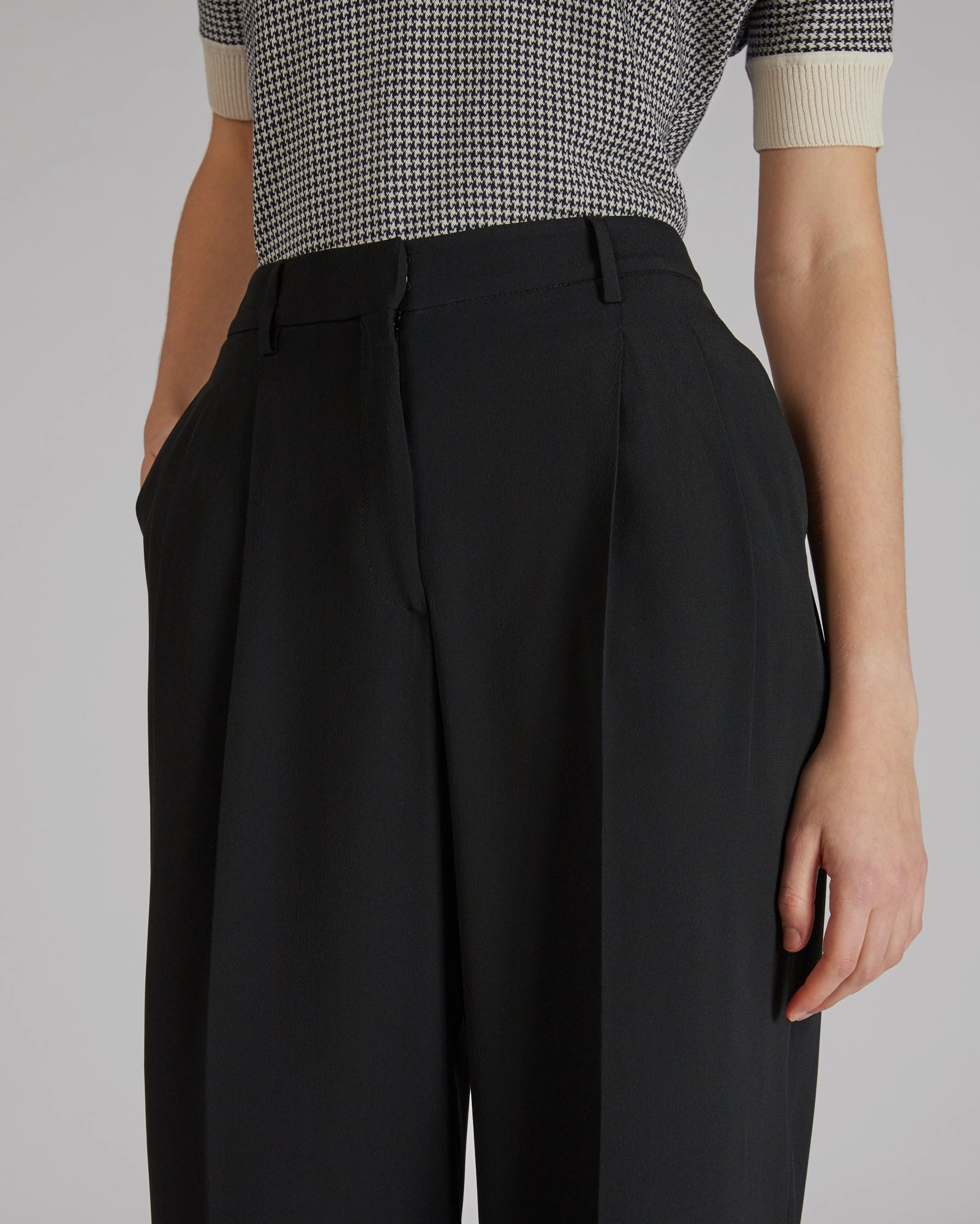 Smart Comfort Silk and acetate cr??pe de chine trousers