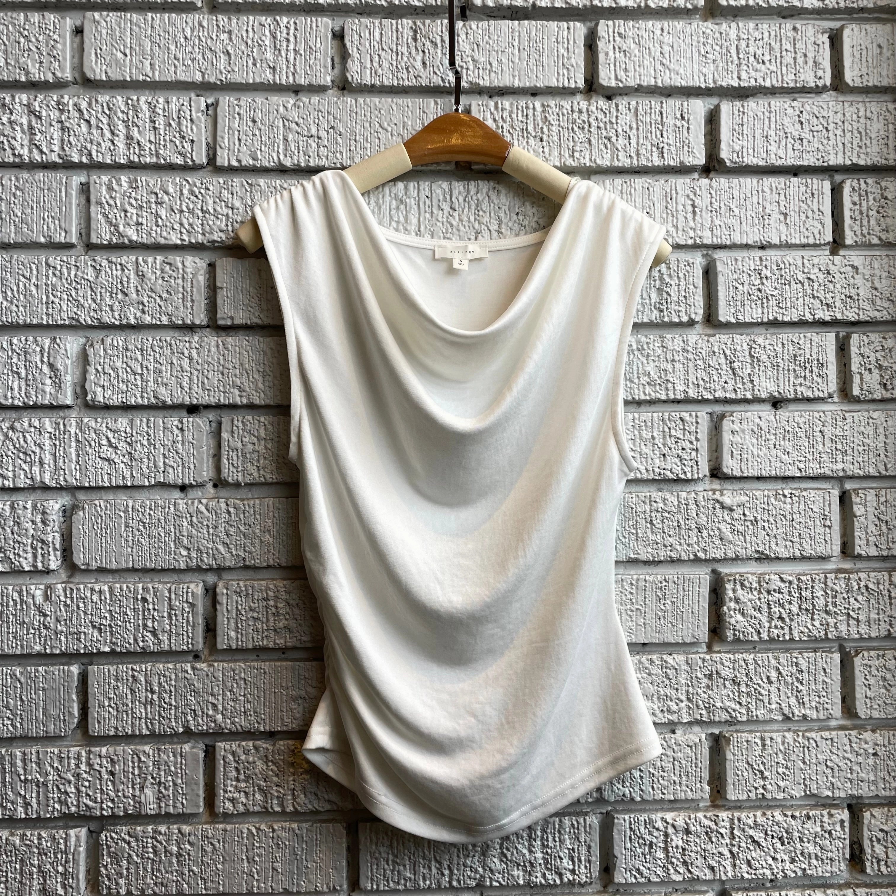 Moisture Wicking Technology ideal for relaxation THE ALI Top