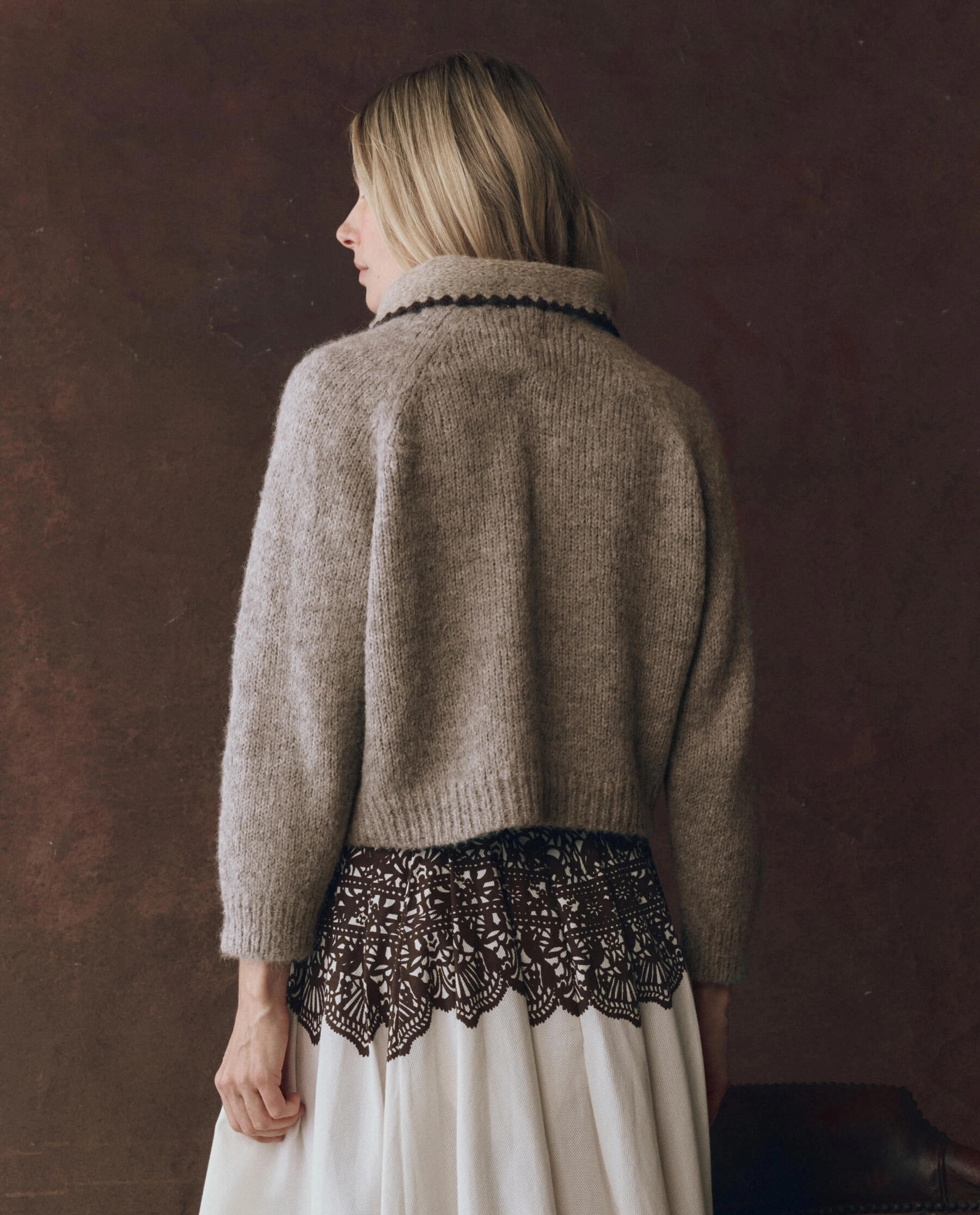 The Crochet Collar Pullover. -- Oat with Brown elegant design