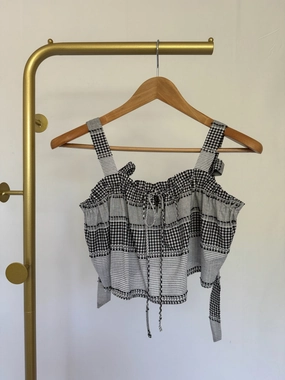 THE HAMPTONS Top summer clothing