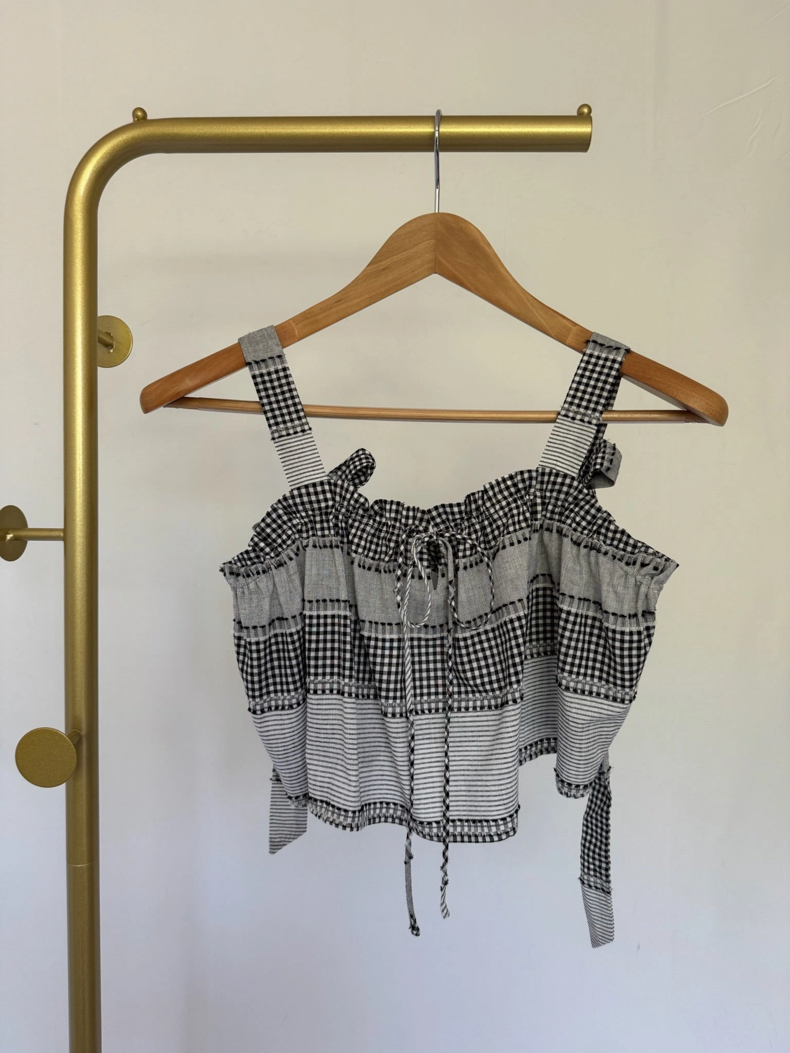 THE HAMPTONS Top summer clothing