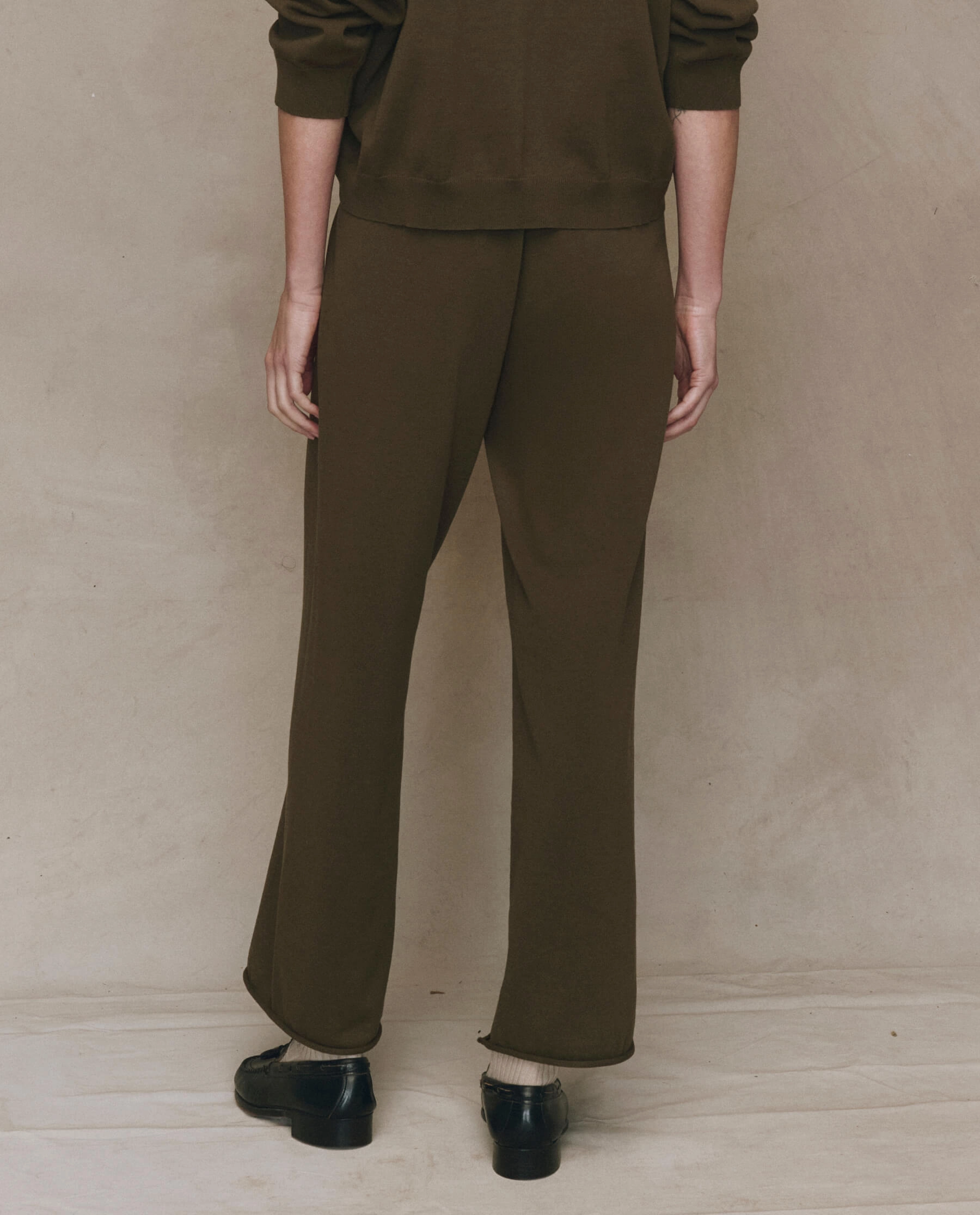 Comfy Layering Relaxed Cut The Rec Sweater Pant. -- Army