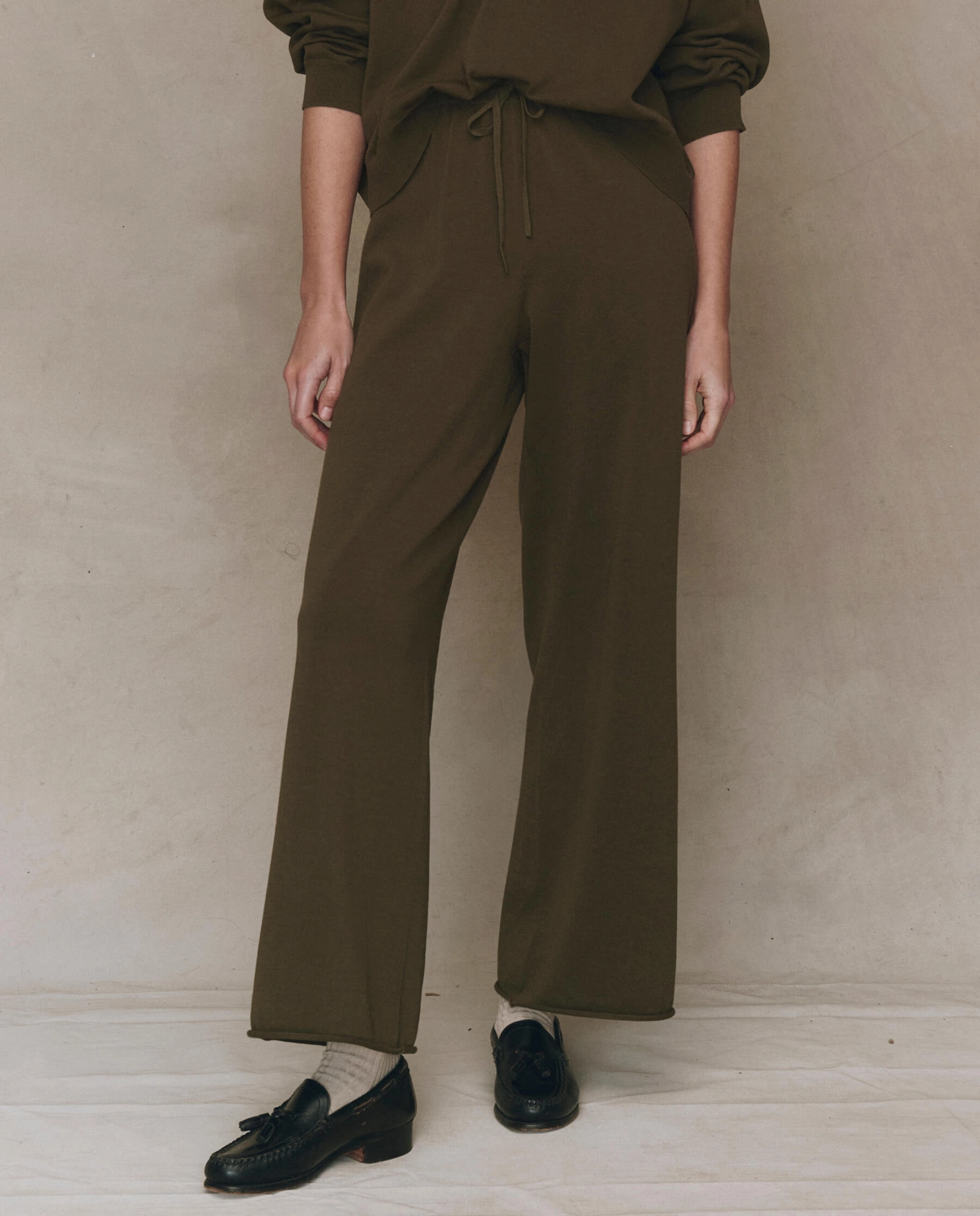 Cozy Fit The Rec Sweater Pant. -- Army