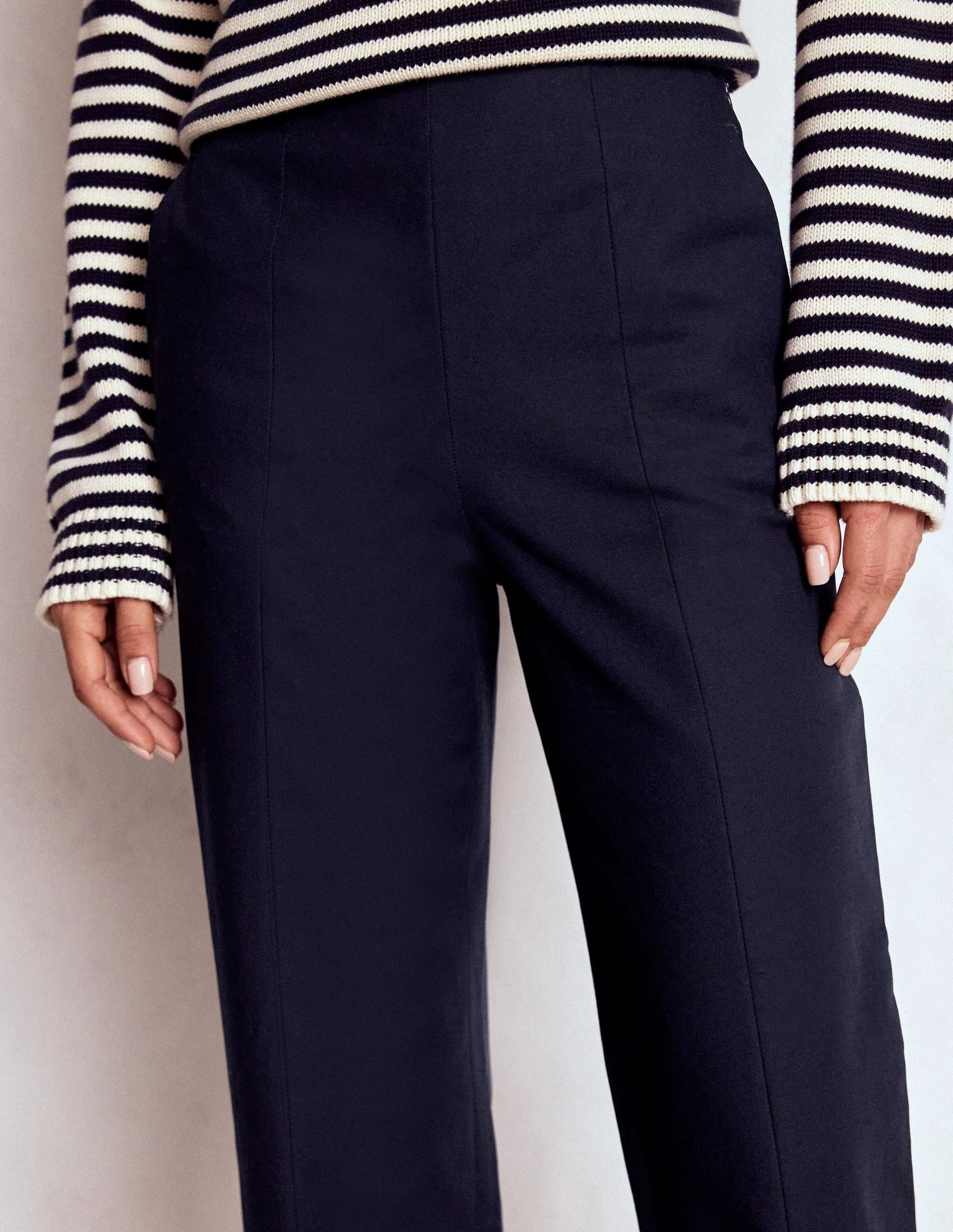 Smart 7/8 Trousers-Navy Comfort Design Snug Waist