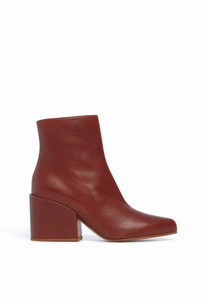 Non-Slip Sole Tito Ankle Boot in Cognac Leather
