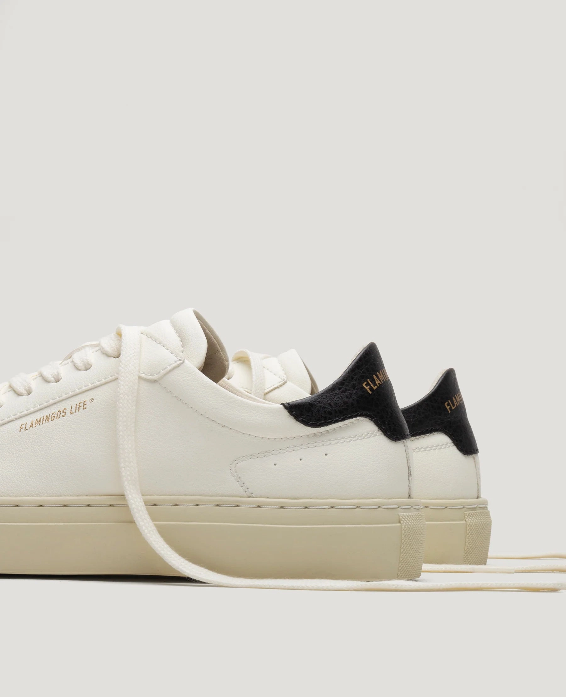 Fashion-forward flexibility Hampton Court in white from Flamingos Life