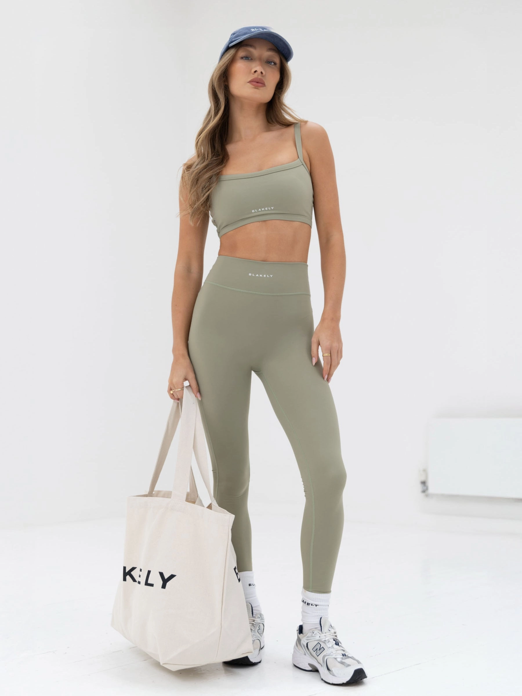 Ultimate Sports Bra - Olive versatile material Halter neck