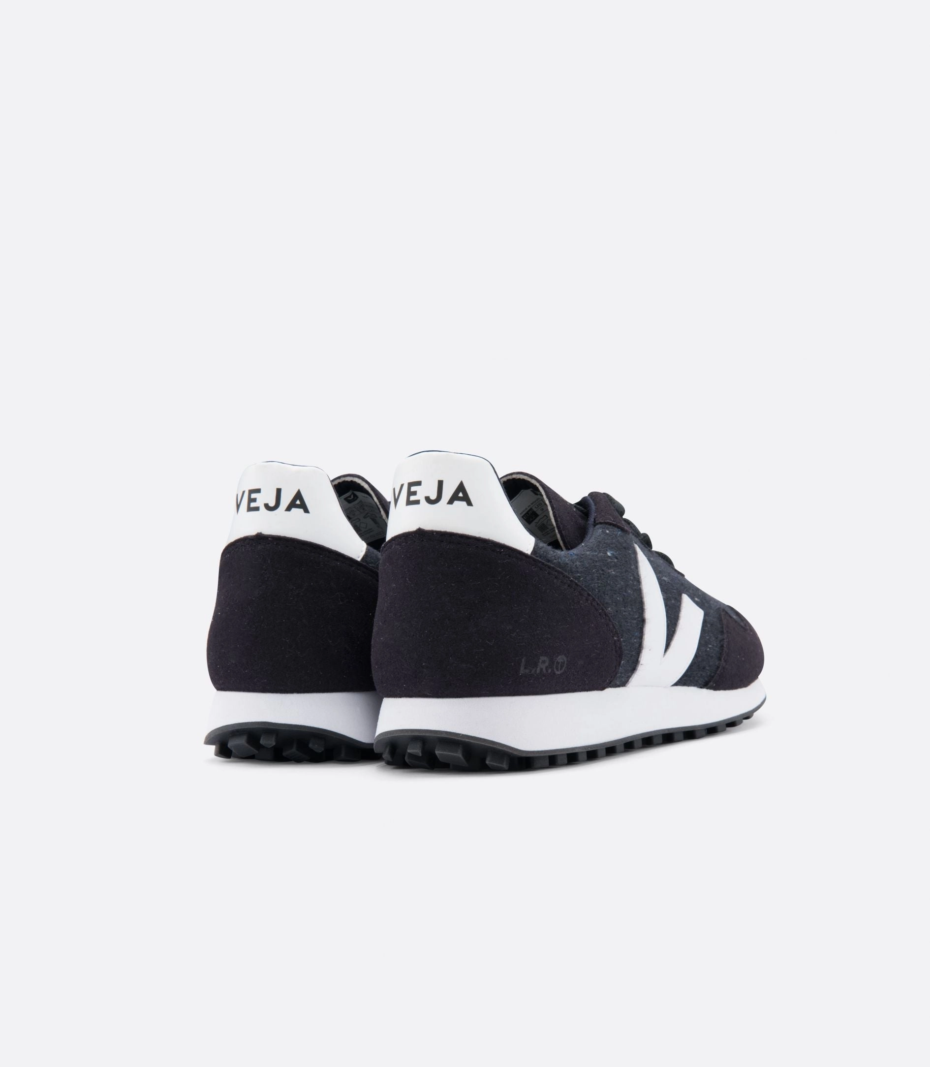 Shock Diffusing Platform SDU Flannel in Black White from Veja