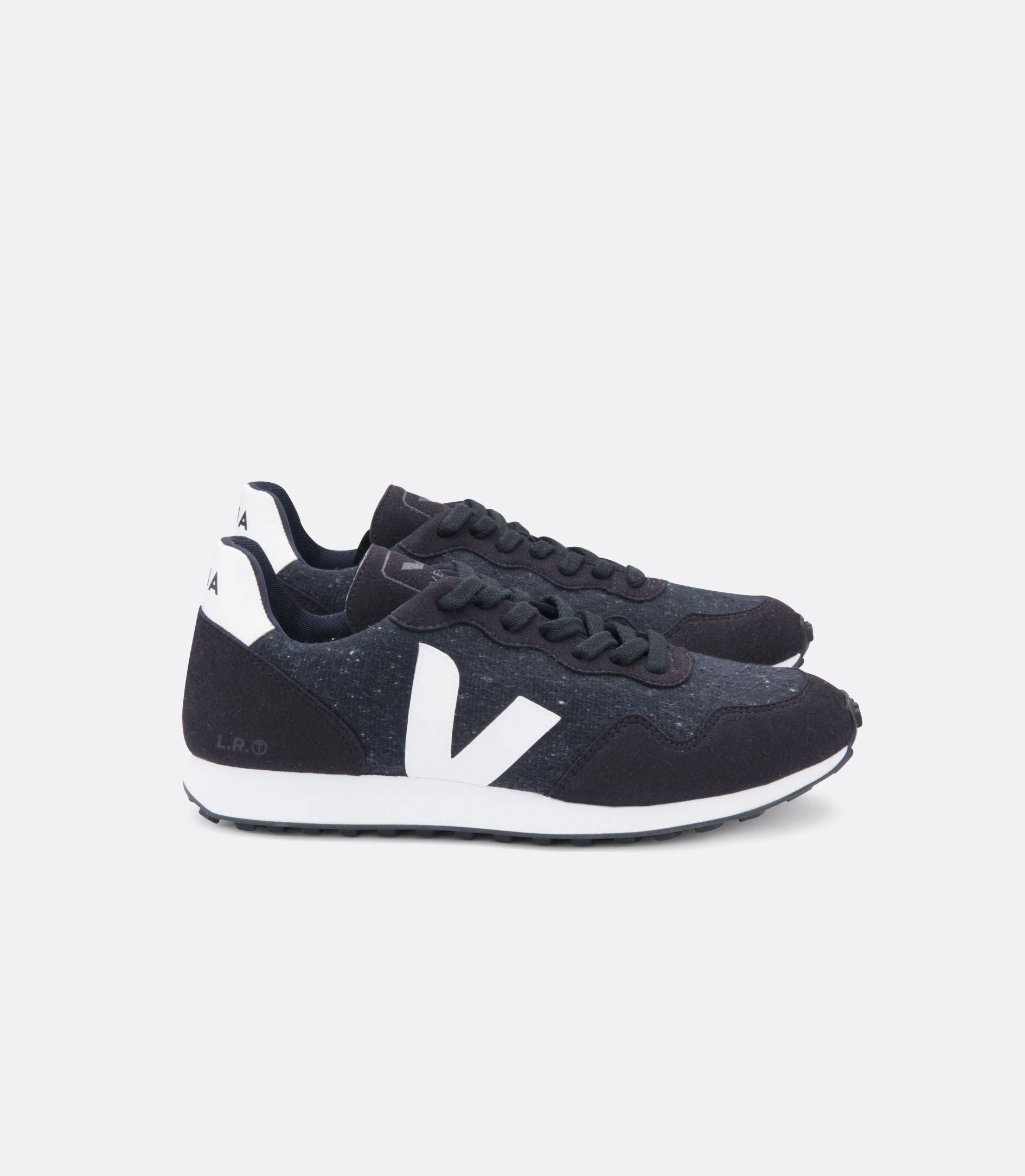 SDU Flannel in Black White from Veja cool tones Contoured Footbed