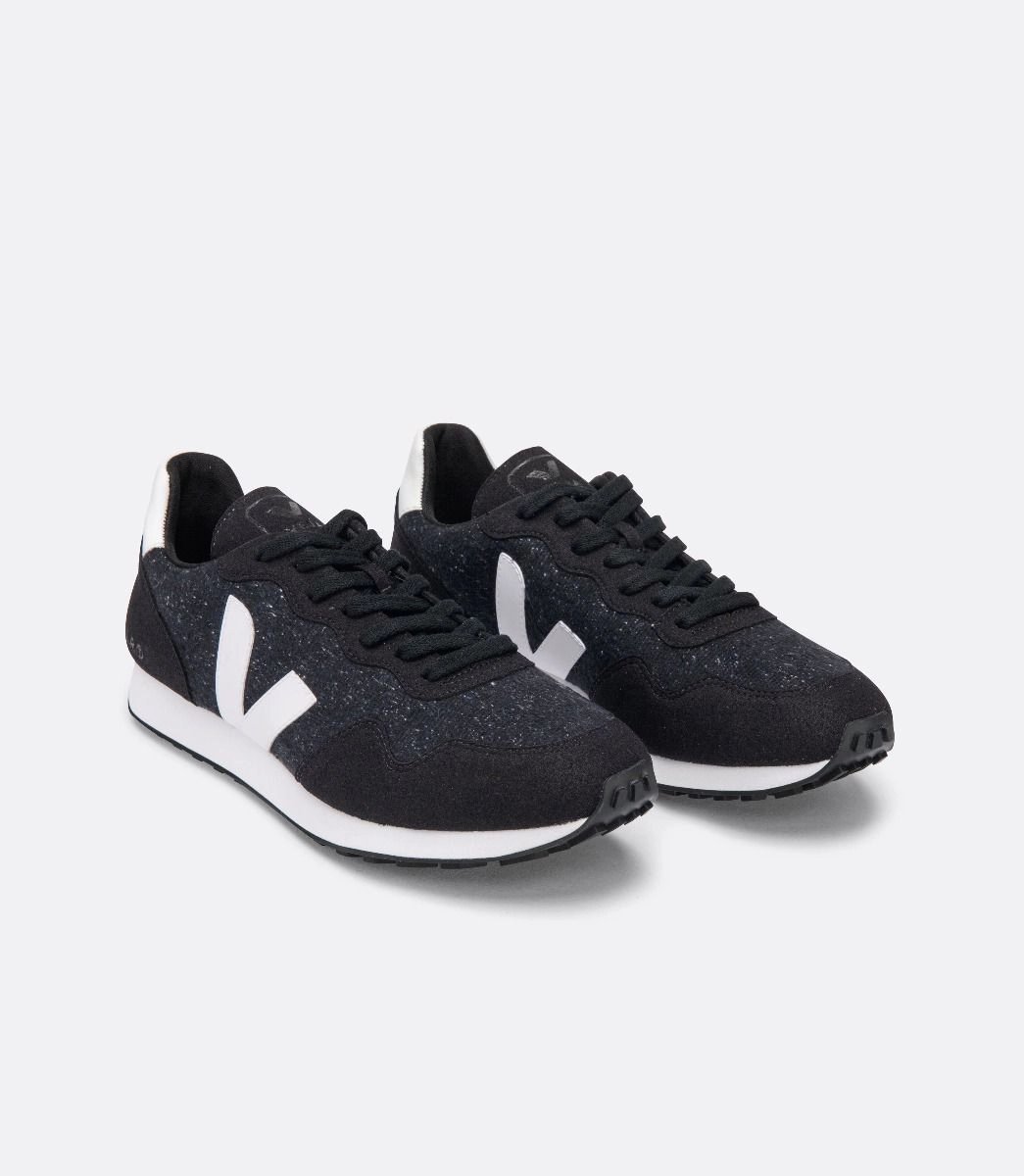 Soft Chic SDU Flannel in Black White from Veja
