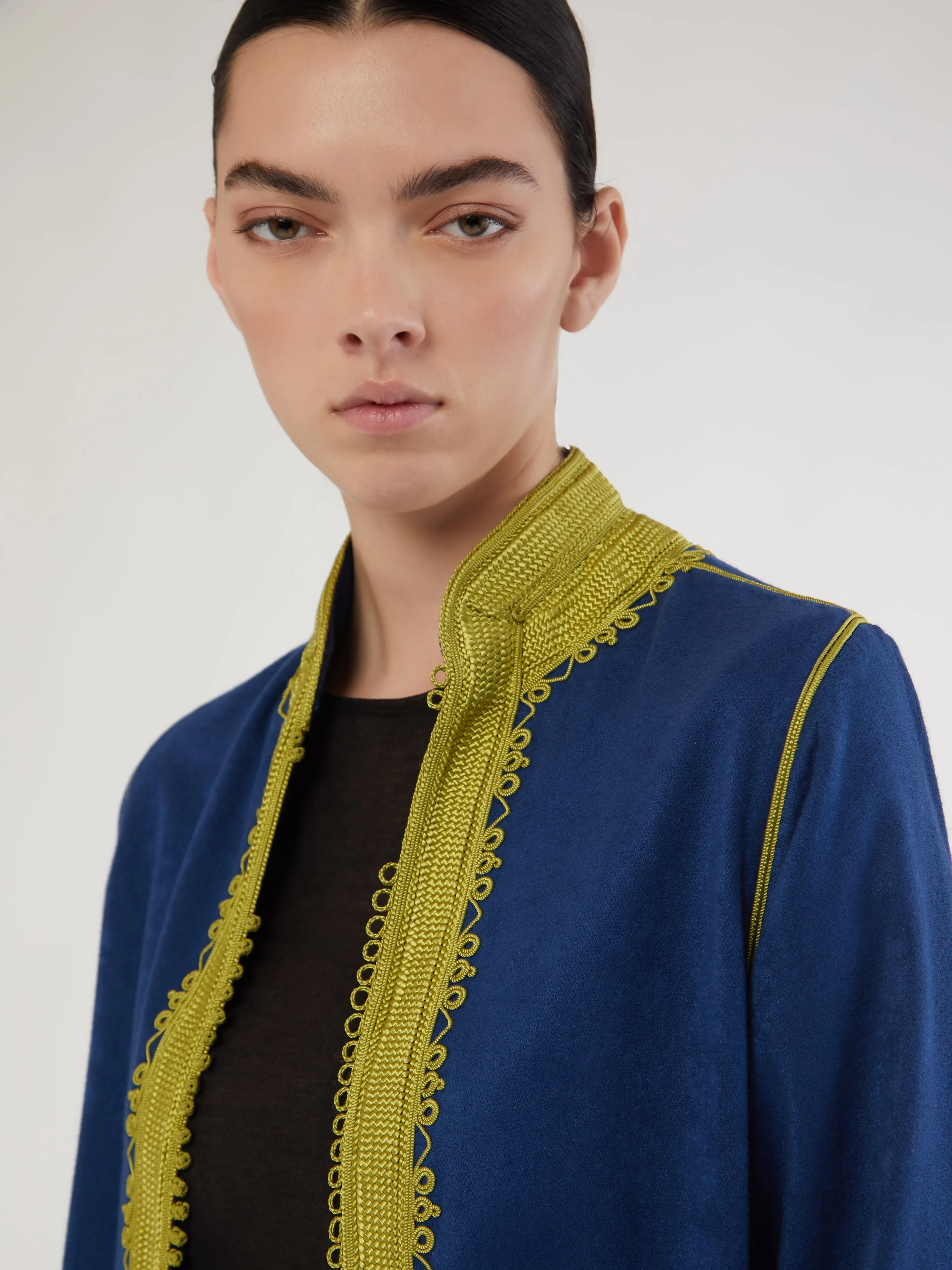 Weekday Street Look Shock Absorbent Padding Moroccan long cashmere robe