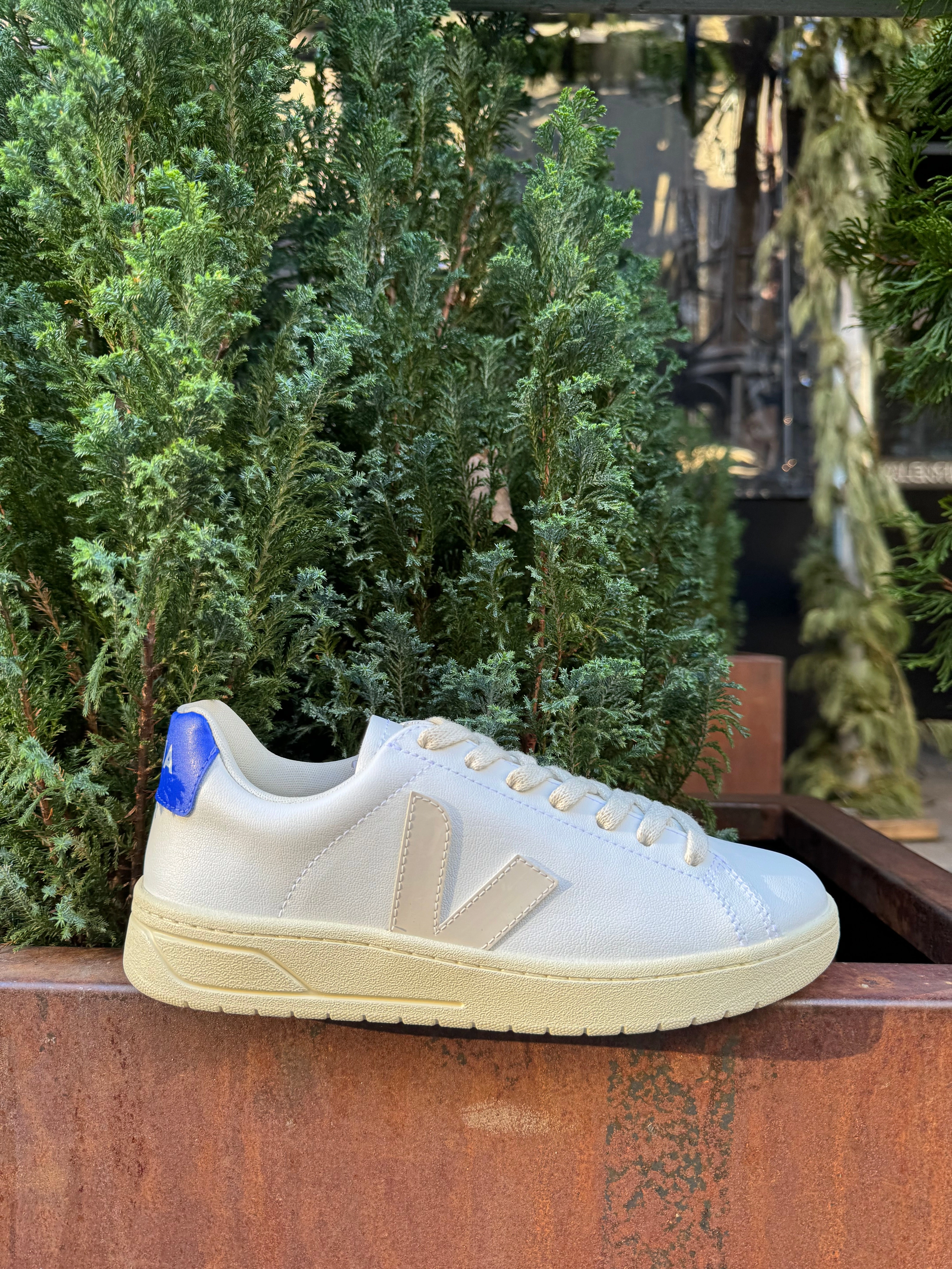 Urca CWL in White Pierre from Veja Style Lovers