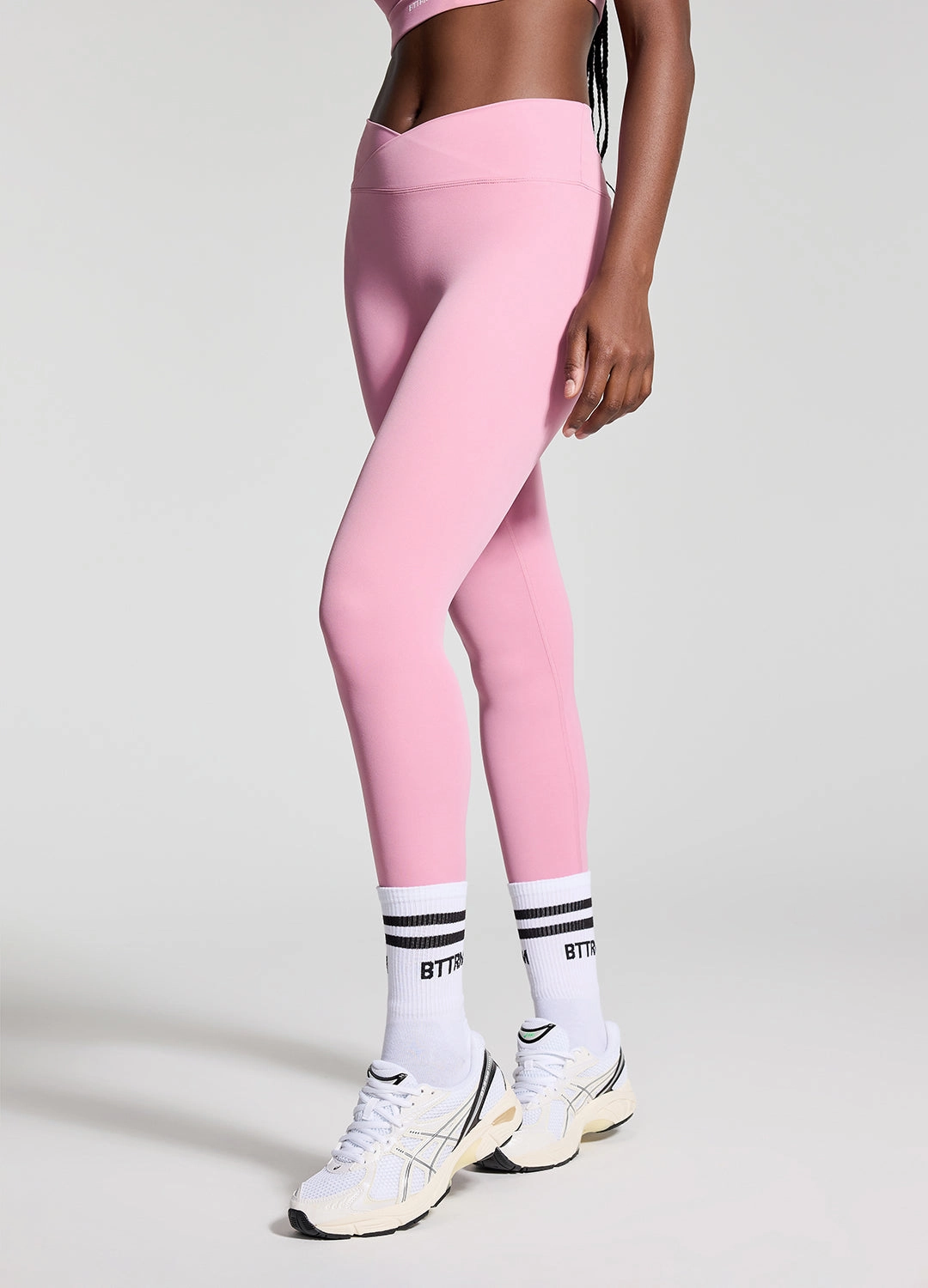 Mood Fit V-Cut Scrunch Leggings
