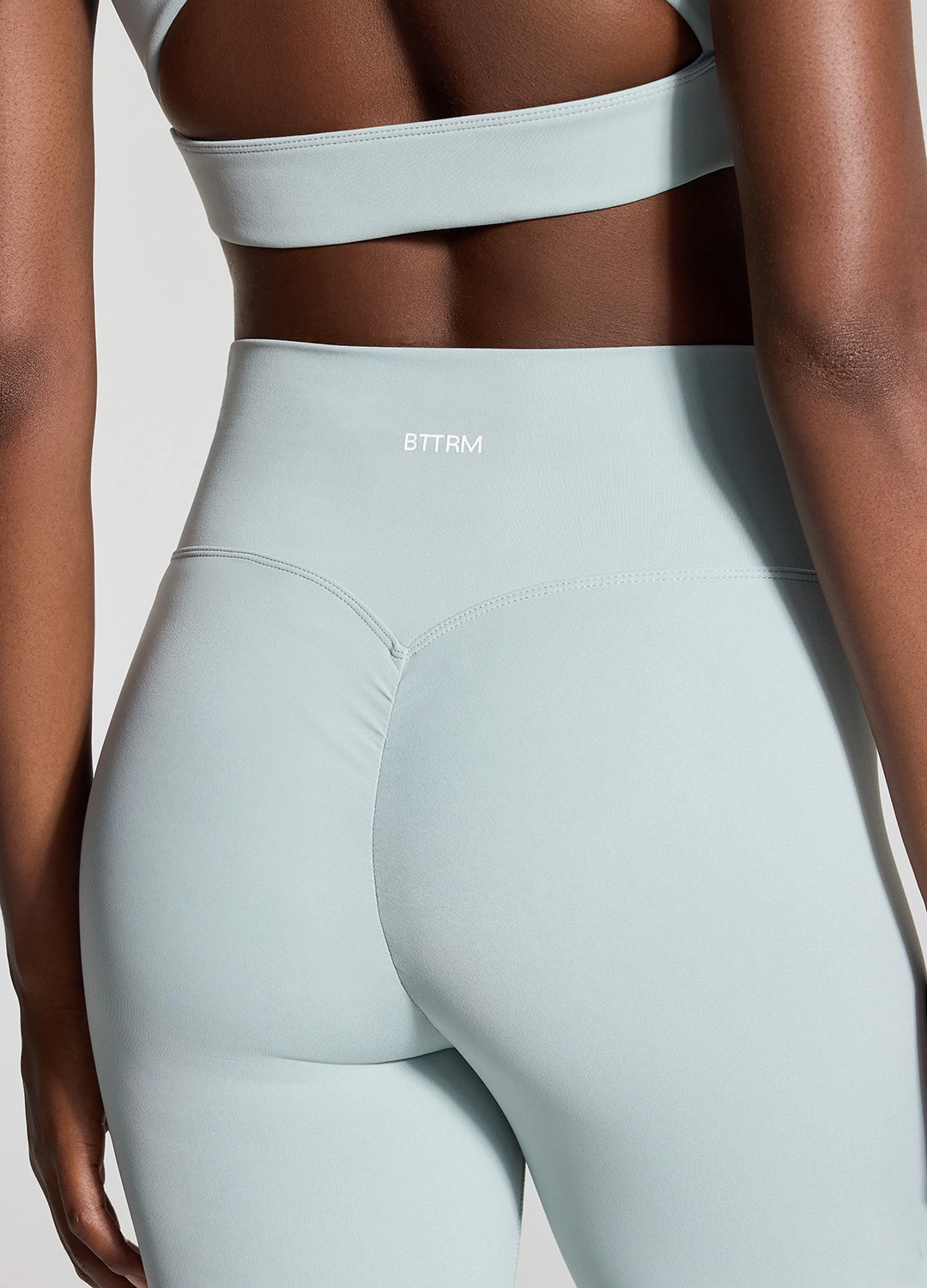 V-Cut Scrunch Leggings Sleek Fabric