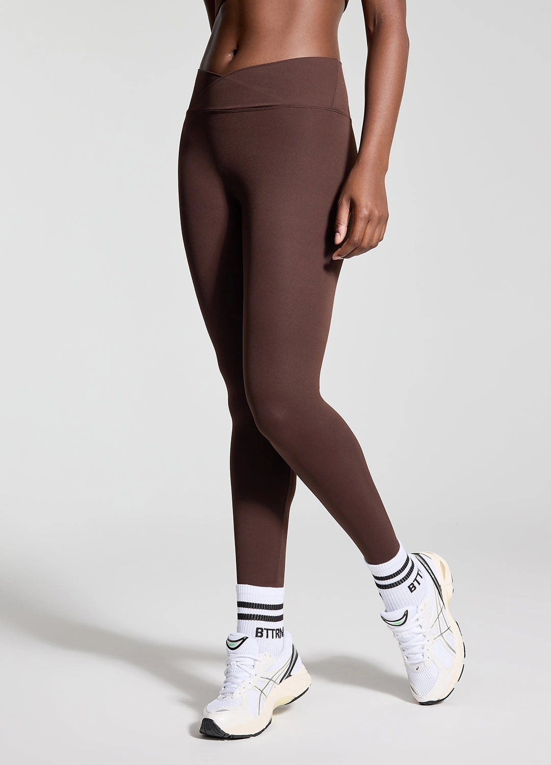 V-Cut Scrunch Leggings Chafe Resistant Comfortable Layers