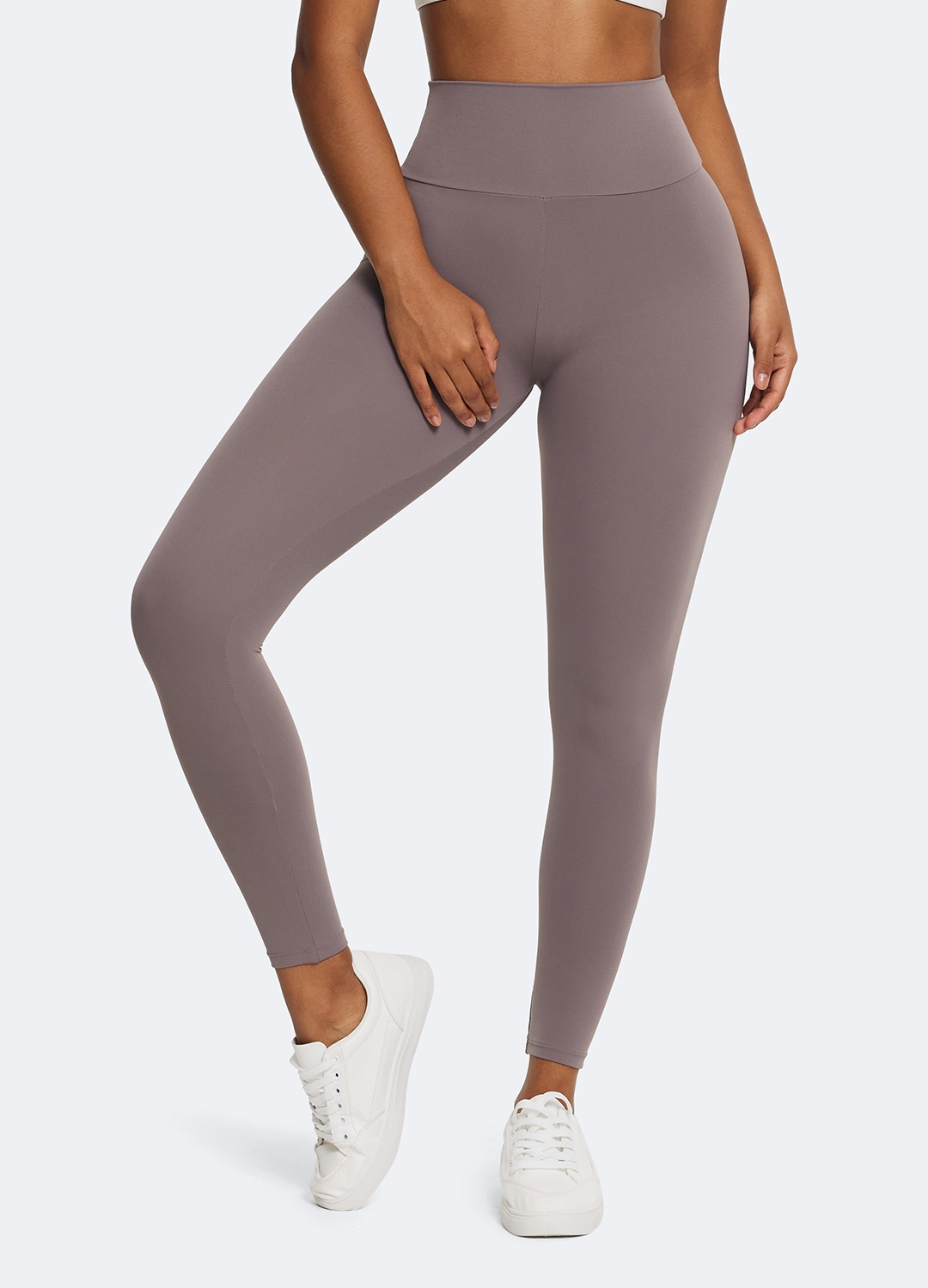 V-Seam Leggings with Push Up Tagless label