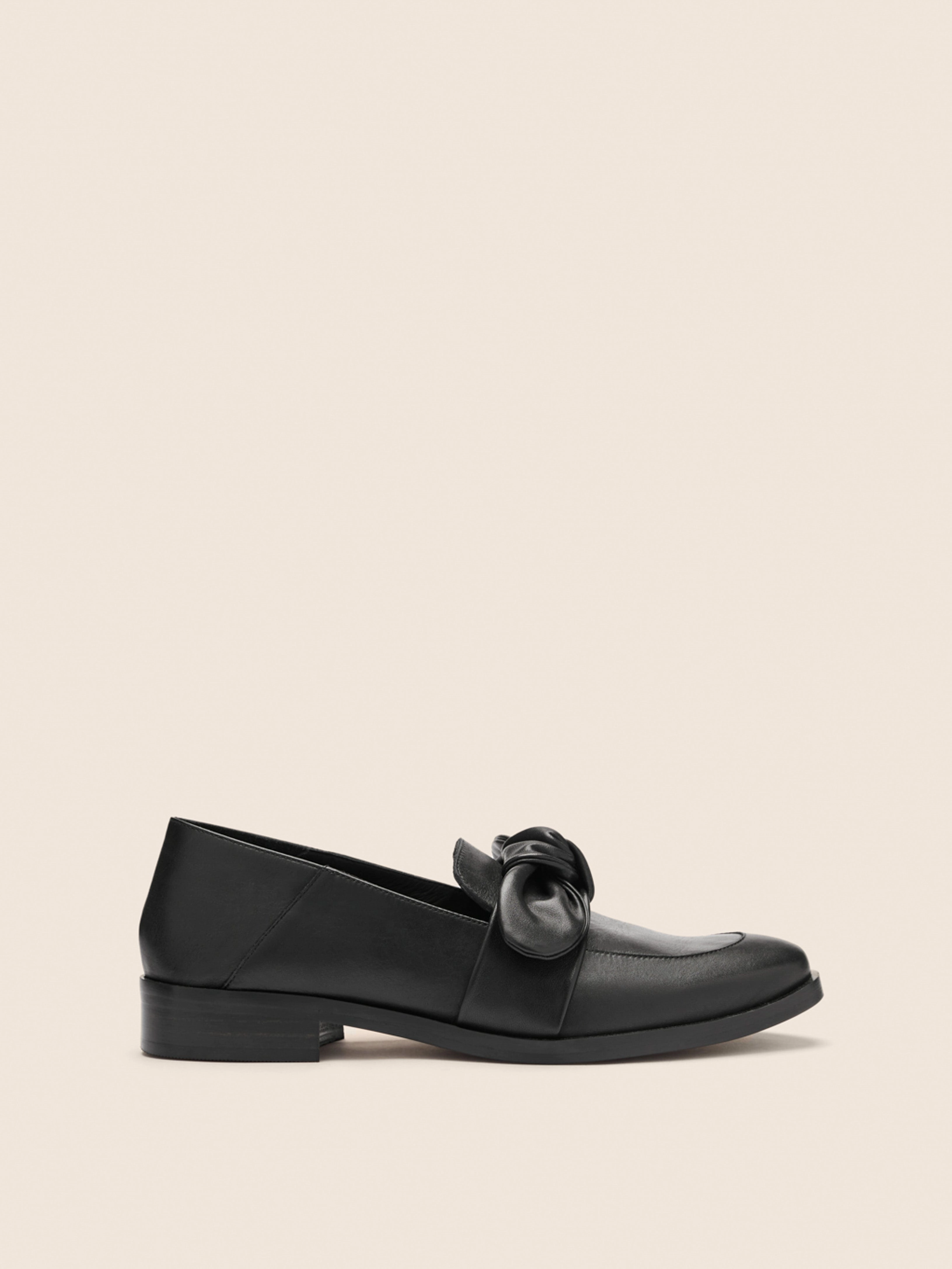 Valencia Black Leather Loafer Easy Fit