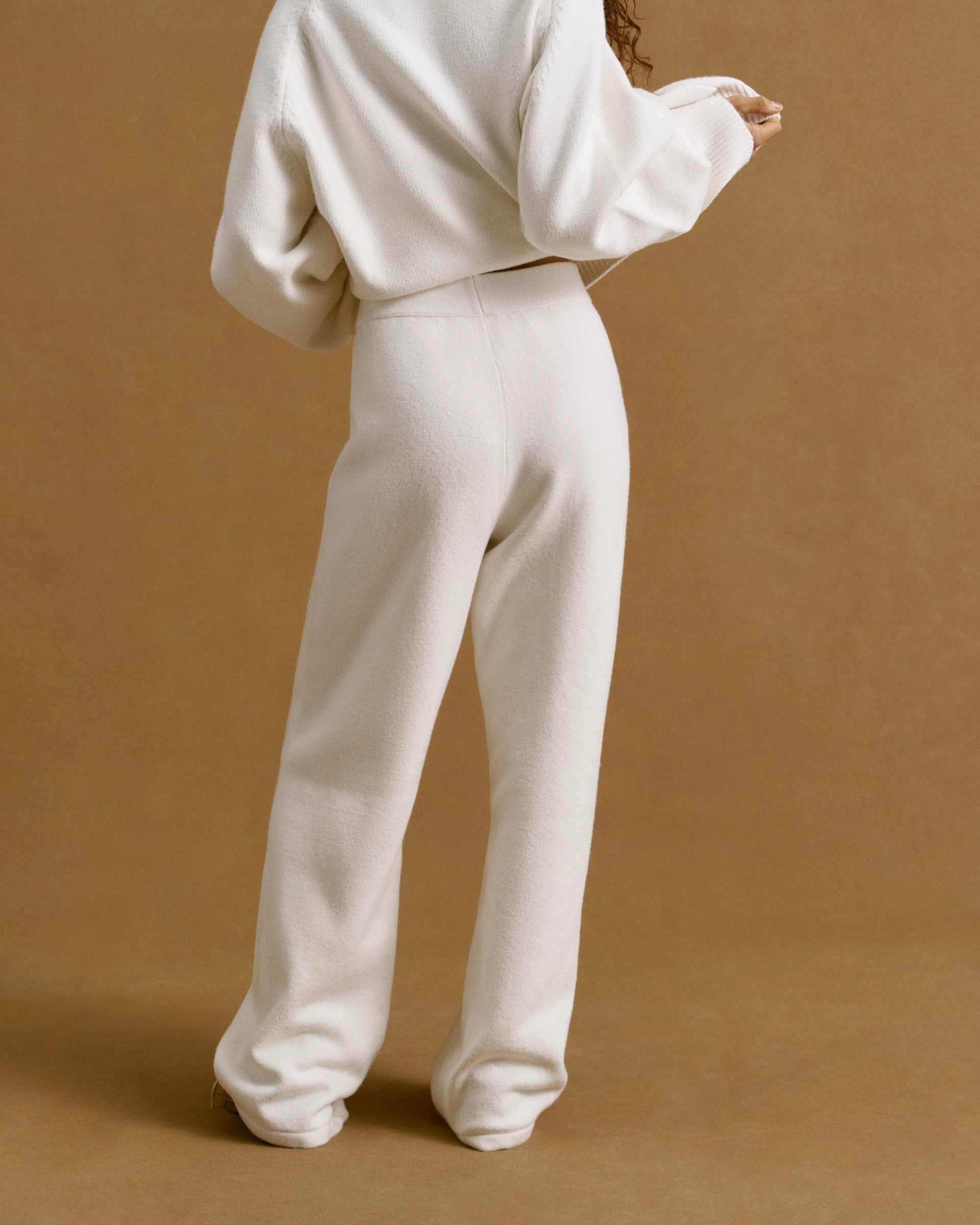 Wide-leg cut Anti Static Lining Varsity Knit Straight Leg Sweatpants - Cream/Coffee Bean