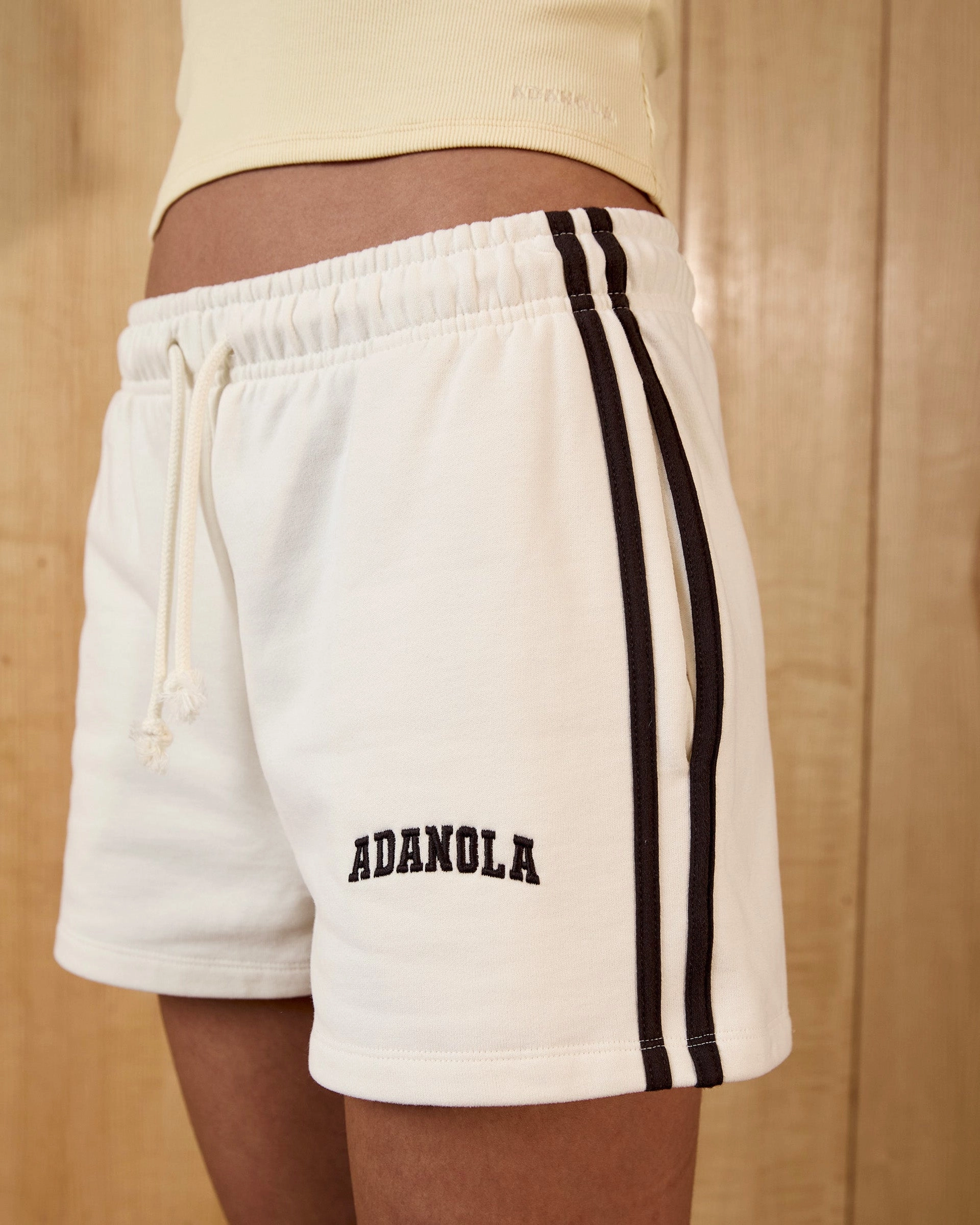 Varsity Loose Fit Sweat Shorts - Marshmallow White/Coffee Bean Modern Fit