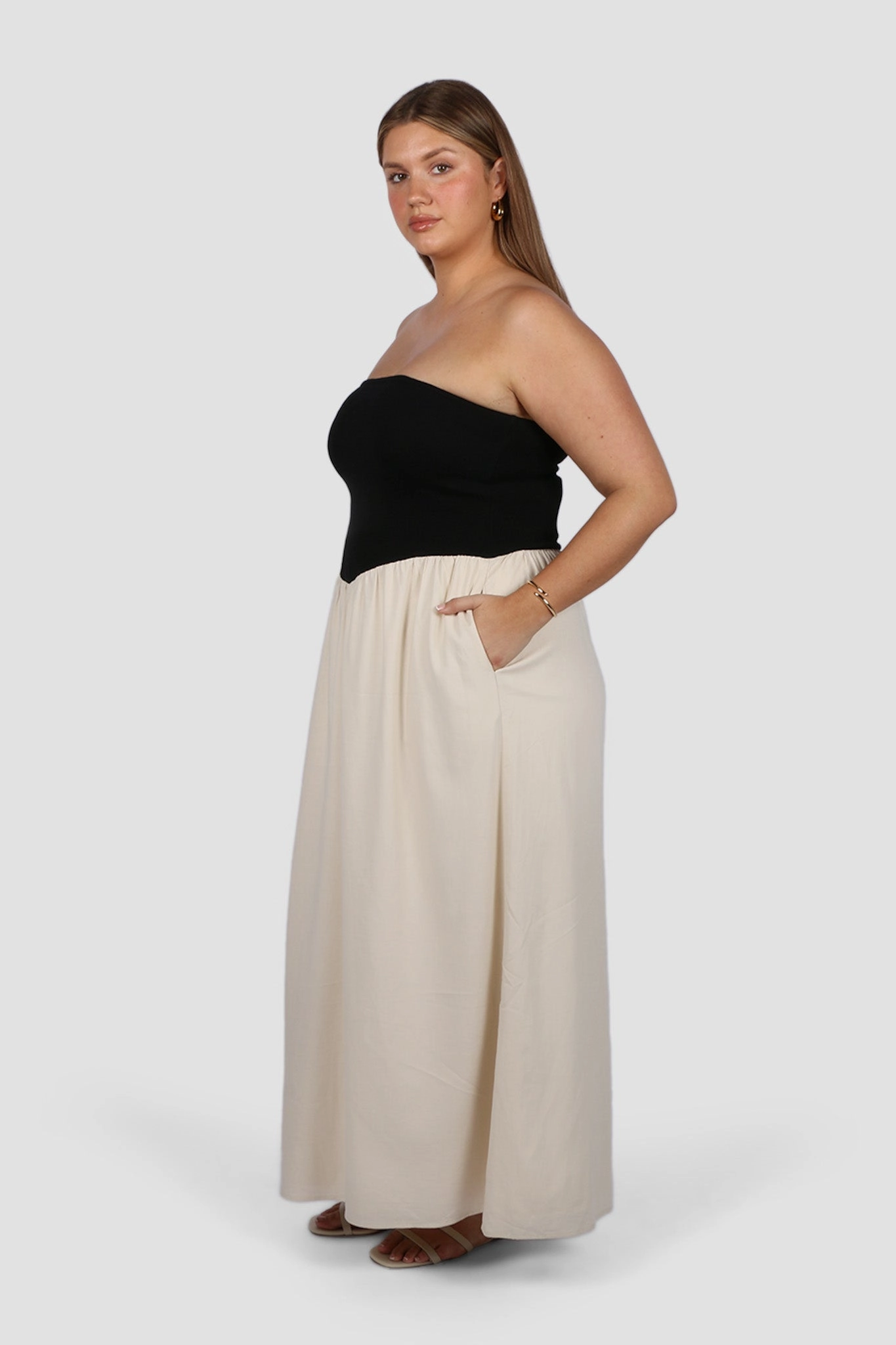 Perfectly Crafted VELLA DRESS NEUTRAL/BLACK