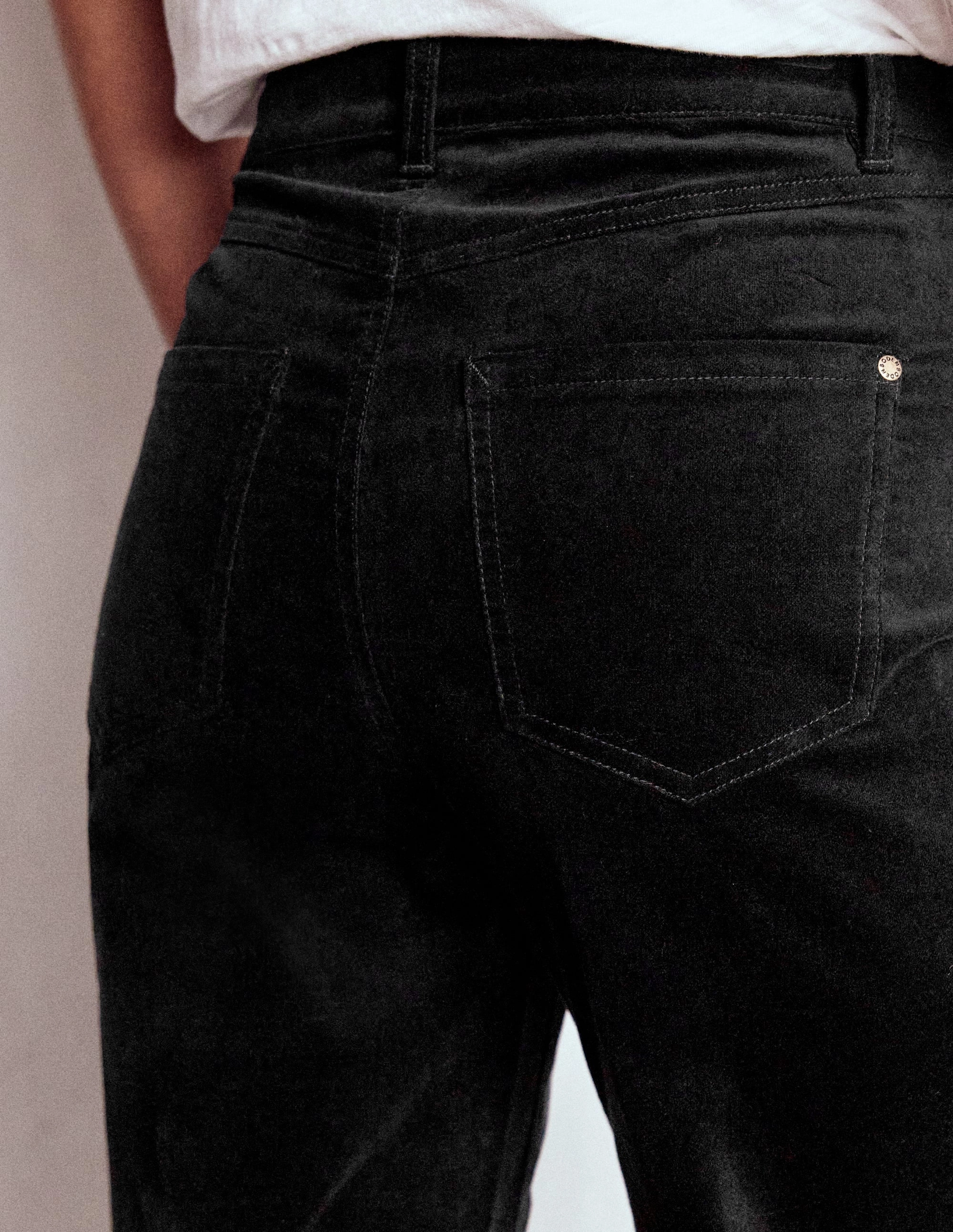 Relaxed Cut Velveteen Straight Jeans-Black