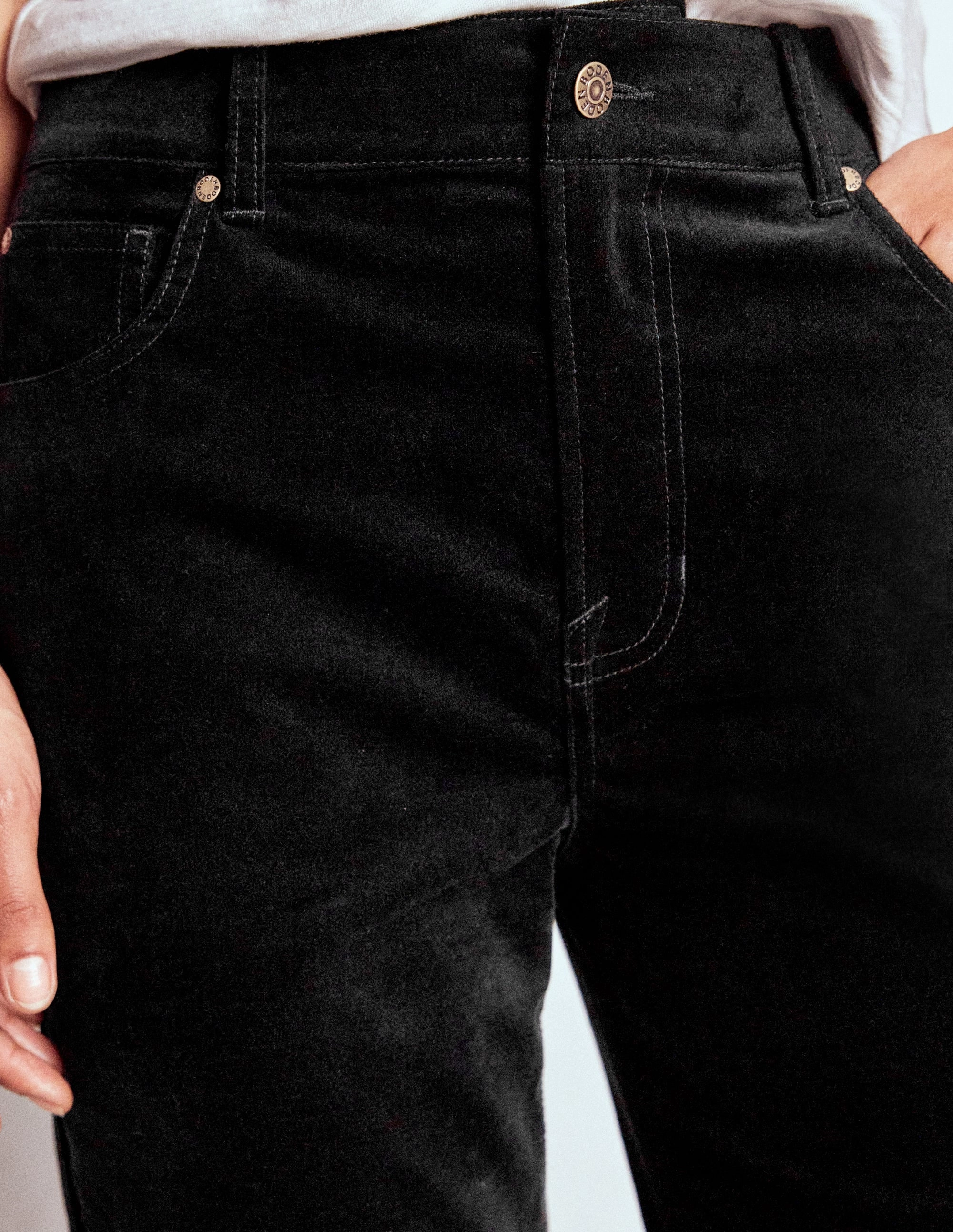 StaticDissipativeFabric Body Movement Velveteen Straight Jeans-Black