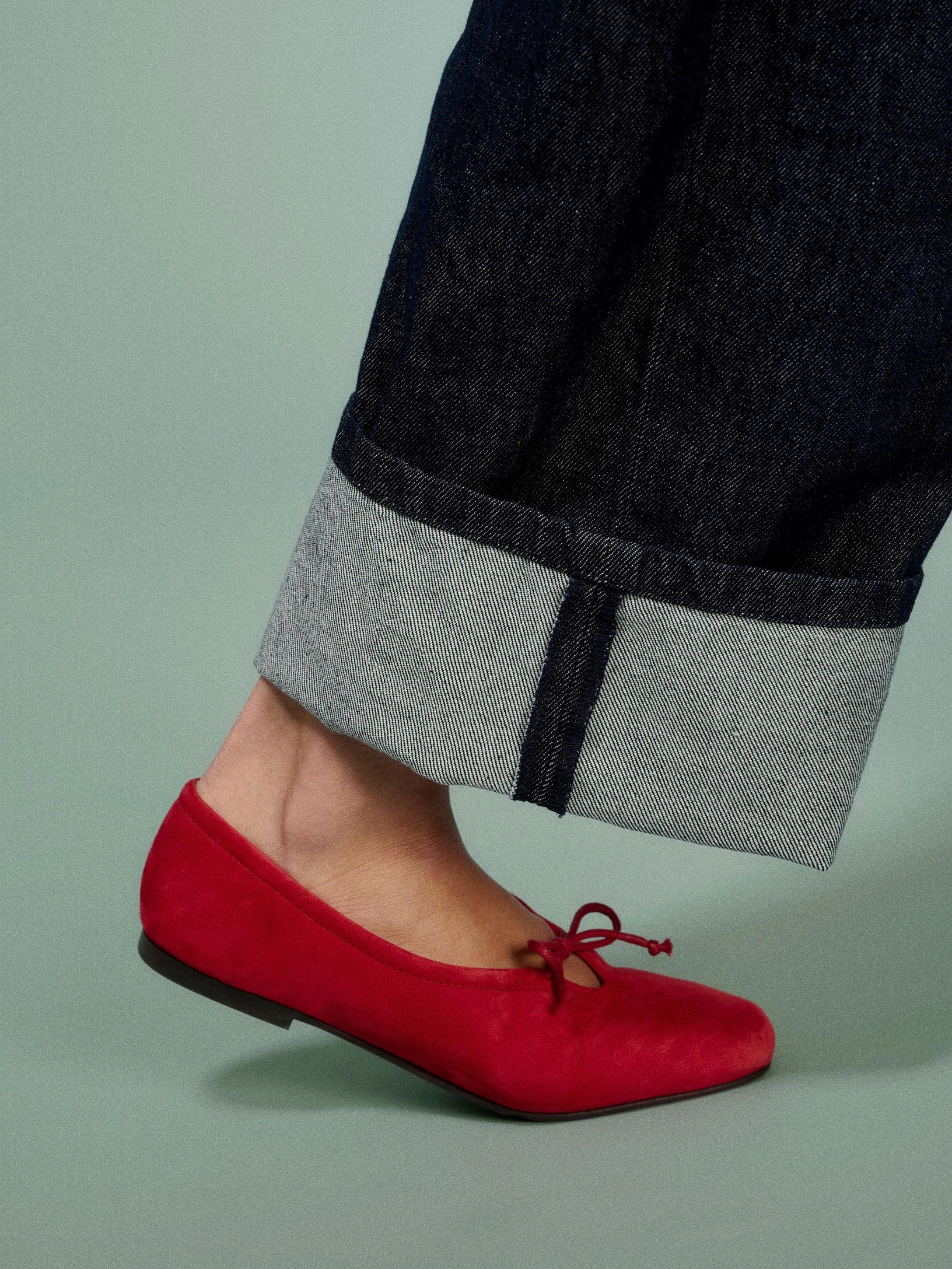 Prato Cherry Suede Ballerina Comfort sole Tread Pattern