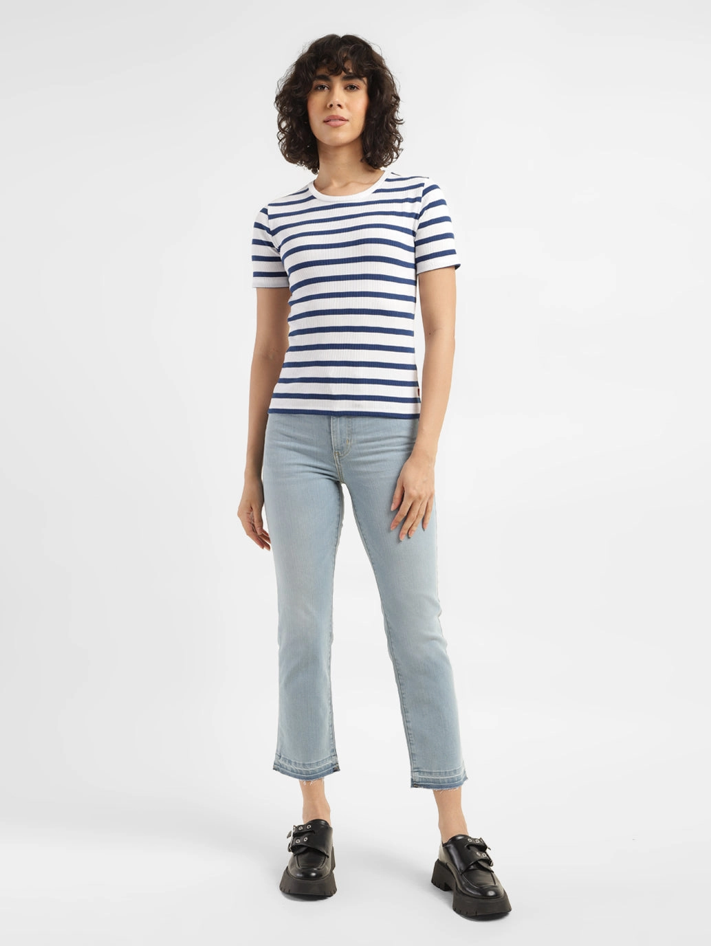 Women's 724 Blue Straight Fit High Rise Jeans Classic Fit Design Base Outfit