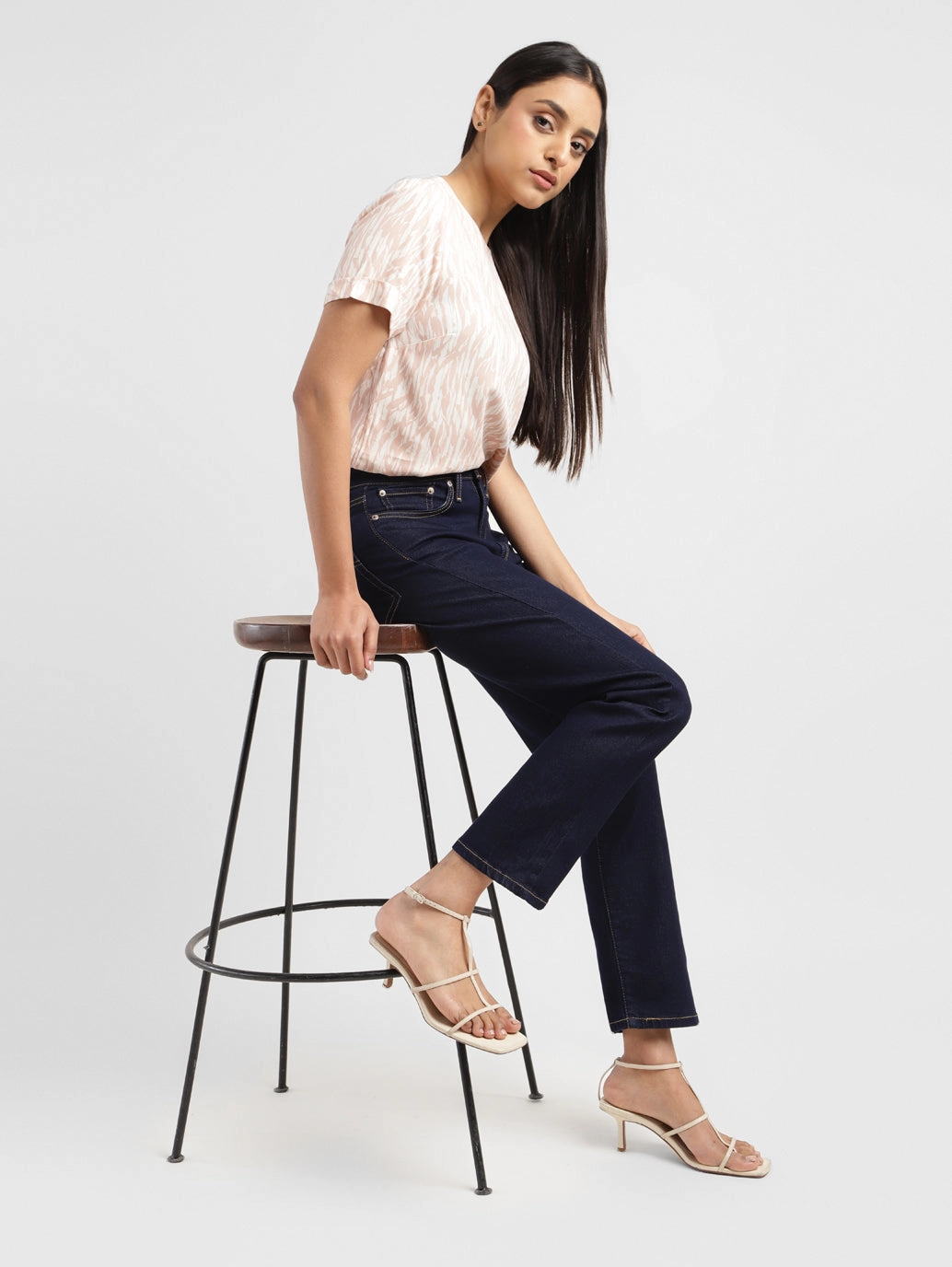 Casual Edge Balanced Fit Women's Blue Wedgie Straight Fit Mid Rise Jeans