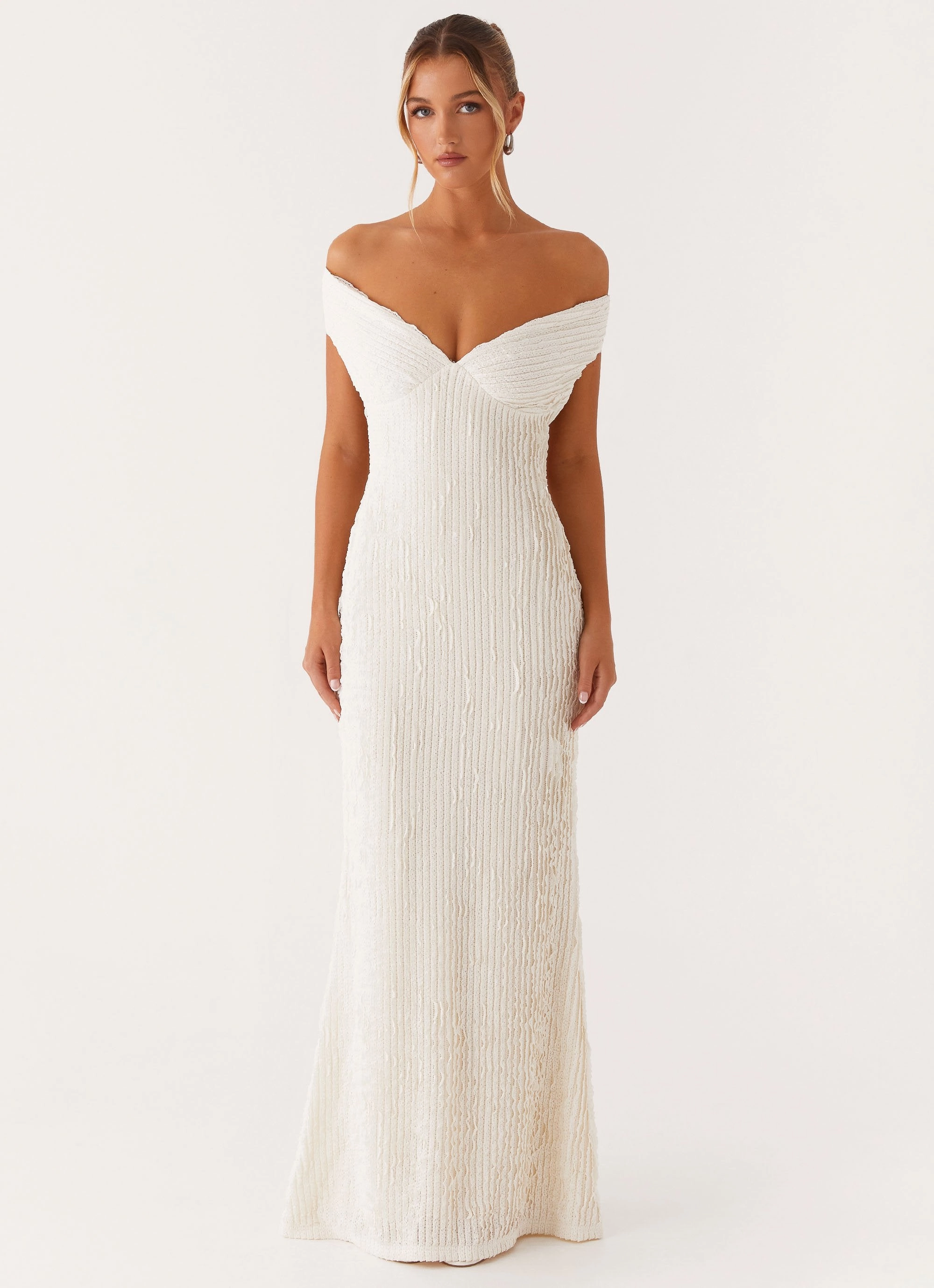 Formed Look Chantelle Maxi Dress - Ivory